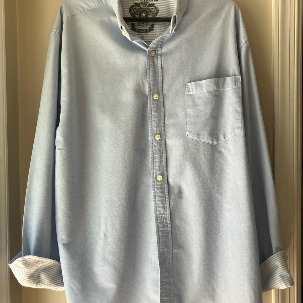 Nautica Jean Shirt in excellent condition. Size XL in 100 % cotton.